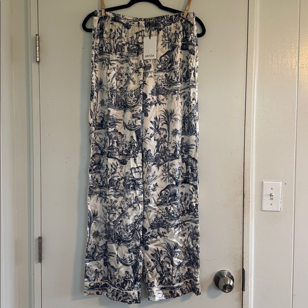 Aritzia silk Blue and White Women's Pajama Set - Picture 3 of 3